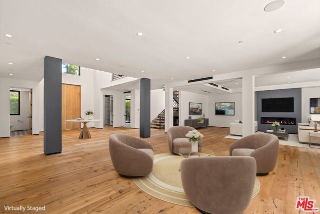 6115 W 6th Street, Los Angeles, CA 90048