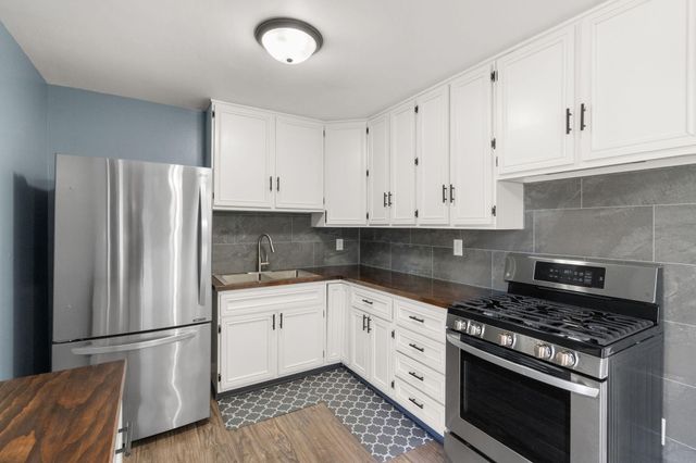 2203 Fernhill Drive, Valparaiso, IN 46385