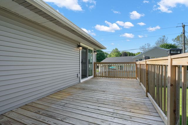 2203 Fernhill Drive, Valparaiso, IN 46385