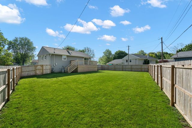 2203 Fernhill Drive, Valparaiso, IN 46385