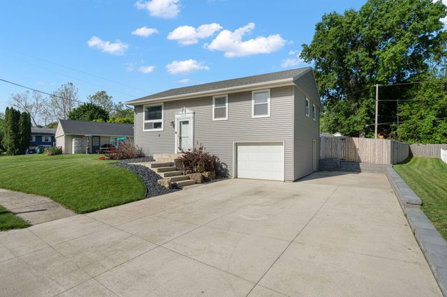2203 Fernhill Drive, Valparaiso, IN 46385