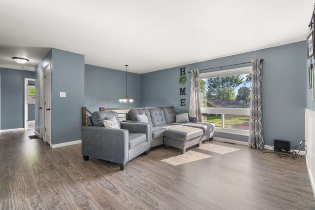 2203 Fernhill Drive, Valparaiso, IN 46385