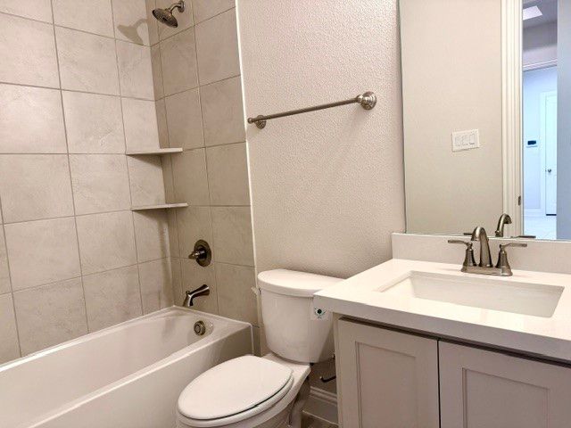 3060 Farmhouse Drive, Midlothian, TX 76065