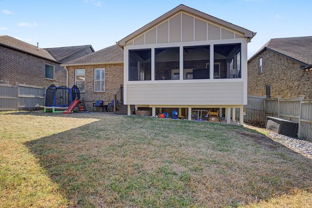 123 Cobbler Cir, Hendersonville, TN 37075