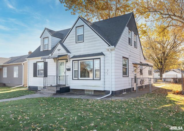3017 BELLEVUE Avenue, Bettendorf, IA 52722