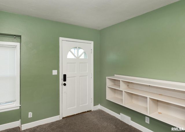 3017 BELLEVUE Avenue, Bettendorf, IA 52722