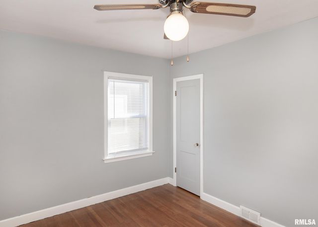 3017 BELLEVUE Avenue, Bettendorf, IA 52722