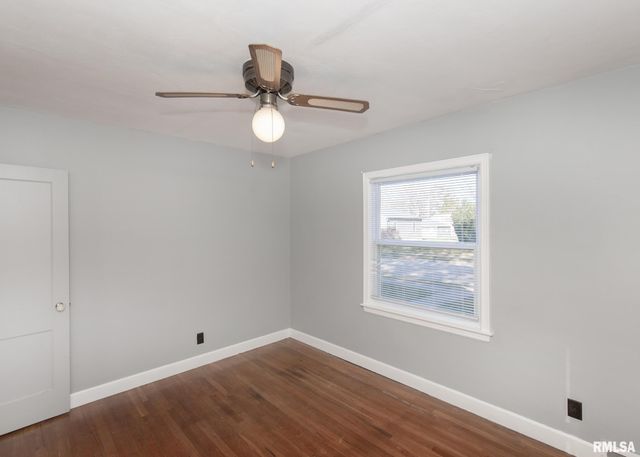 3017 BELLEVUE Avenue, Bettendorf, IA 52722