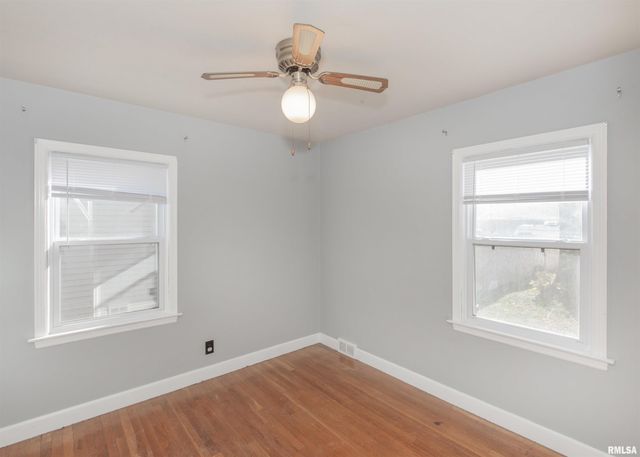 3017 BELLEVUE Avenue, Bettendorf, IA 52722