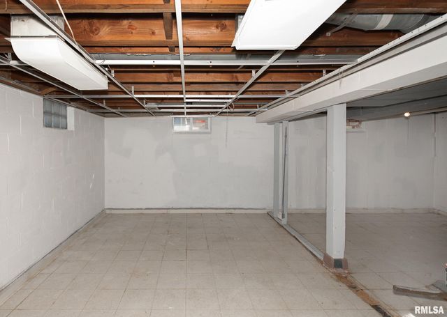 3017 BELLEVUE Avenue, Bettendorf, IA 52722