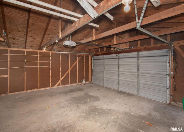 3017 BELLEVUE Avenue, Bettendorf, IA 52722