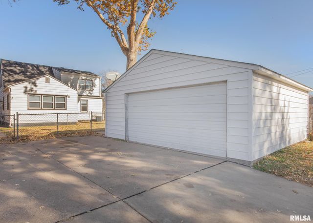 3017 BELLEVUE Avenue, Bettendorf, IA 52722