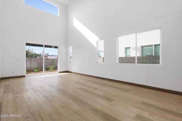 2813 E Trumbull Road 1, Phoenix, AZ 85040