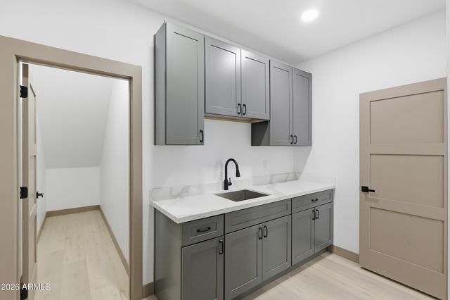 2813 E Trumbull Road 1, Phoenix, AZ 85040