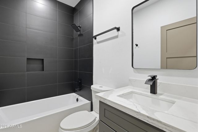 2813 E Trumbull Road 1, Phoenix, AZ 85040