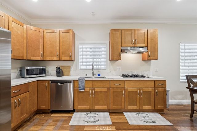 2104 Crenshaw Boulevard, Los Angeles, CA 90016