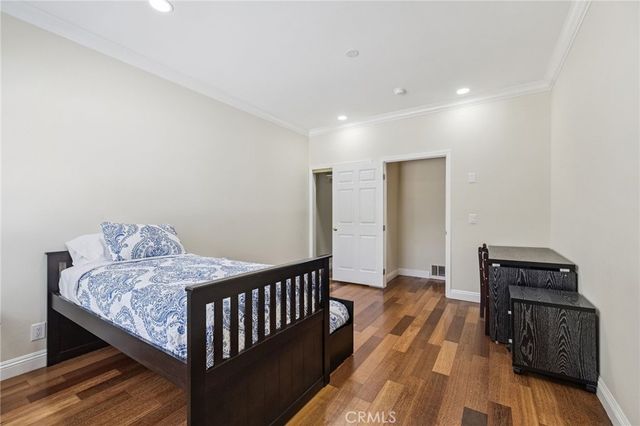 2104 Crenshaw Boulevard, Los Angeles, CA 90016