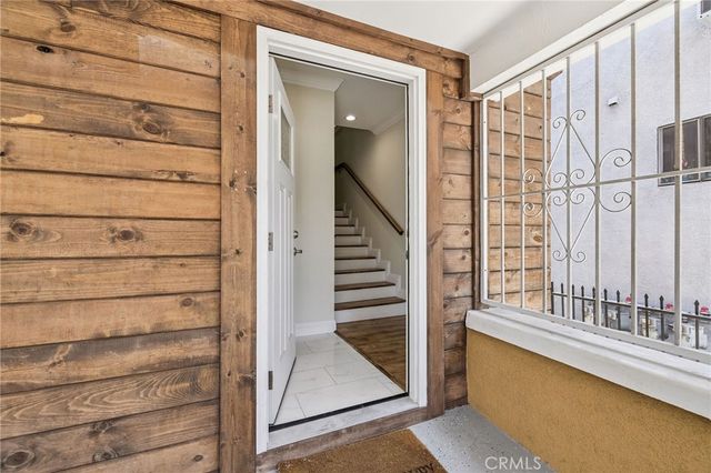 2104 Crenshaw Boulevard, Los Angeles, CA 90016