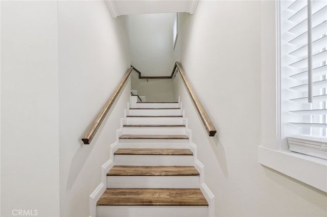 2104 Crenshaw Boulevard, Los Angeles, CA 90016