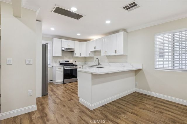 2104 Crenshaw Boulevard, Los Angeles, CA 90016