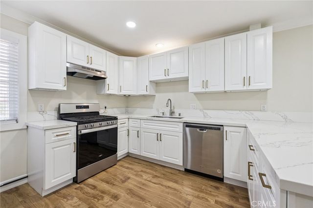 2104 Crenshaw Boulevard, Los Angeles, CA 90016