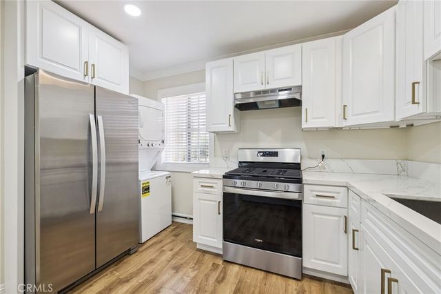 2104 Crenshaw Boulevard, Los Angeles, CA 90016