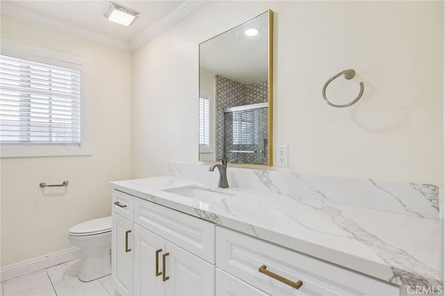 2104 Crenshaw Boulevard, Los Angeles, CA 90016