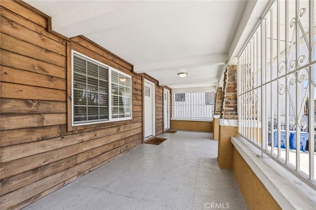 2104 Crenshaw Boulevard, Los Angeles, CA 90016