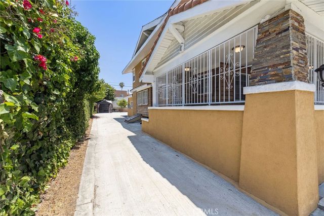 2104 Crenshaw Boulevard, Los Angeles, CA 90016