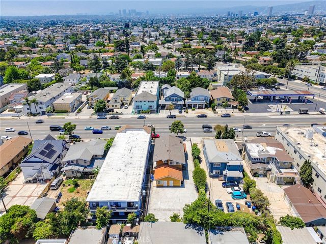 2104 Crenshaw Boulevard, Los Angeles, CA 90016