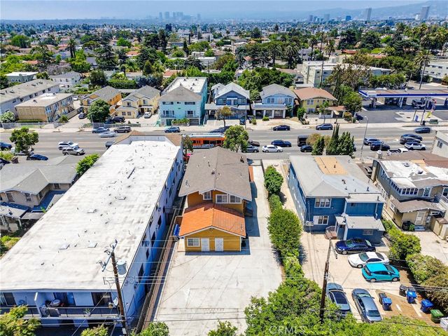 2104 Crenshaw Boulevard, Los Angeles, CA 90016