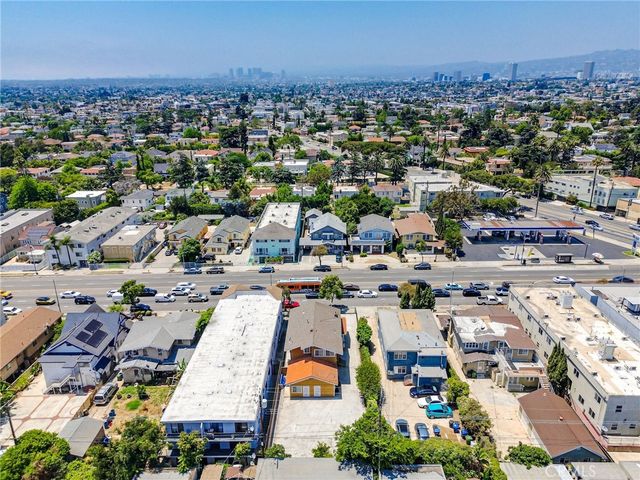 2104 Crenshaw Boulevard, Los Angeles, CA 90016