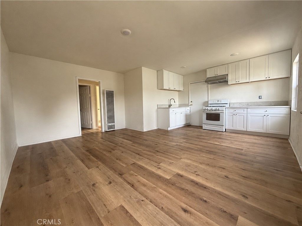 10206 S Vermont, Los Angeles, CA 90044 — photo 2