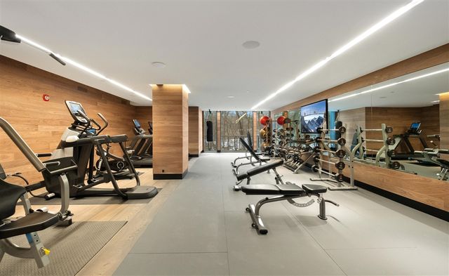 369 N Old Woodward Avenue 206, Birmingham, MI 48009