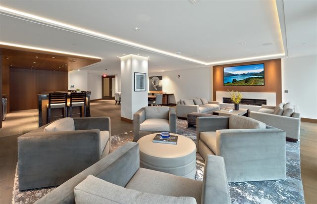 369 N Old Woodward Avenue 206, Birmingham, MI 48009