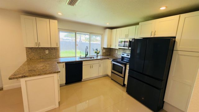 8421 NW 21st Court, Sunrise, FL 33322