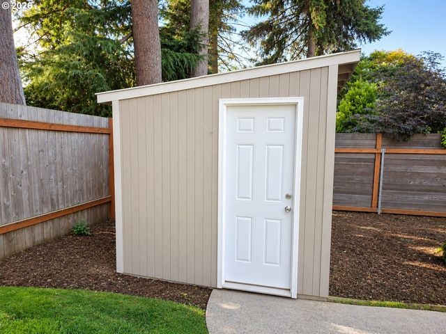 7724 N EDISON St, Portland, OR 97203