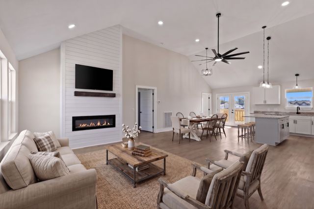 129 Martha Circle, Lafayette, TN 37083