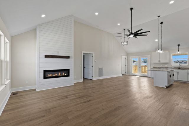 129 Martha Circle, Lafayette, TN 37083