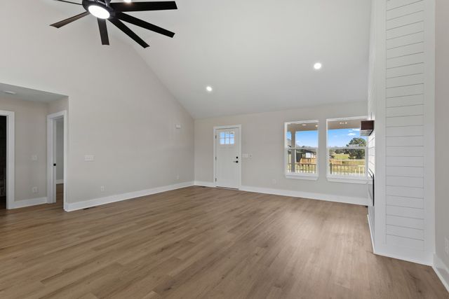 129 Martha Circle, Lafayette, TN 37083