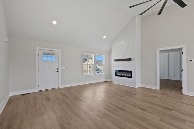 129 Martha Circle, Lafayette, TN 37083
