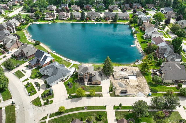 8828 Grace Street, Shelby Charter Township, MI 48317