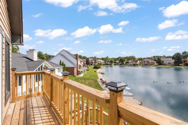 8828 Grace Street, Shelby Charter Township, MI 48317