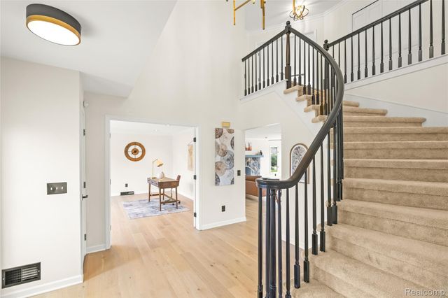 8828 Grace Street, Shelby Charter Township, MI 48317