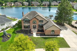 8828 Grace Street, Shelby Charter Township, MI 48317