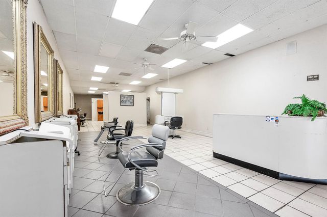 101 E Monseratte Street, El Campo, TX 77437