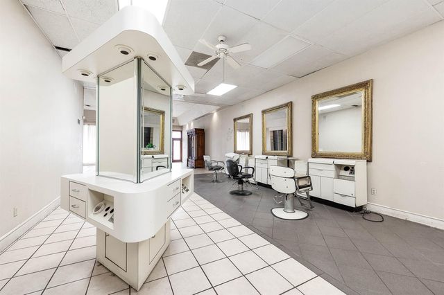 101 E Monseratte Street, El Campo, TX 77437