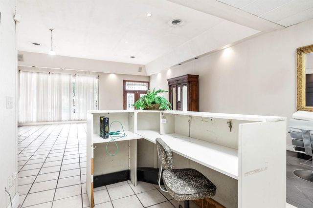 101 E Monseratte Street, El Campo, TX 77437