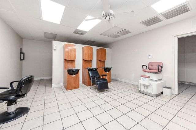 101 E Monseratte Street, El Campo, TX 77437