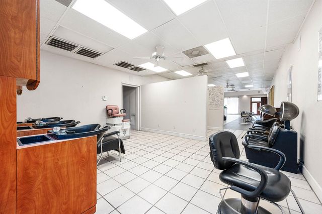 101 E Monseratte Street, El Campo, TX 77437